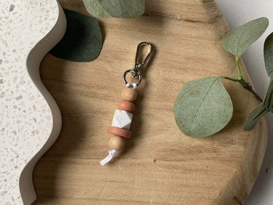 Earth Hug | Mini Silicone + Beechwood Bag Tag